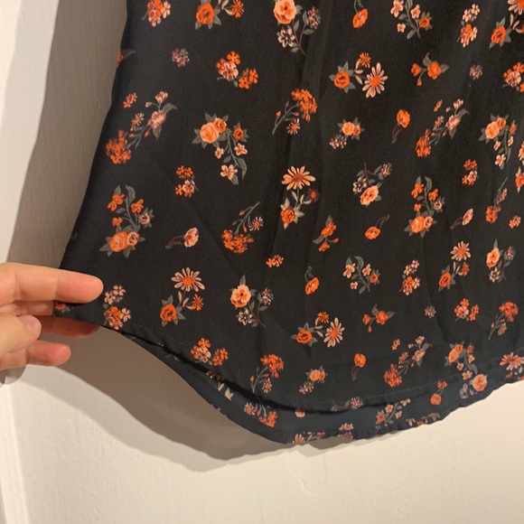 Icone / Simons drapey floral blouse - Picture 5 of 12